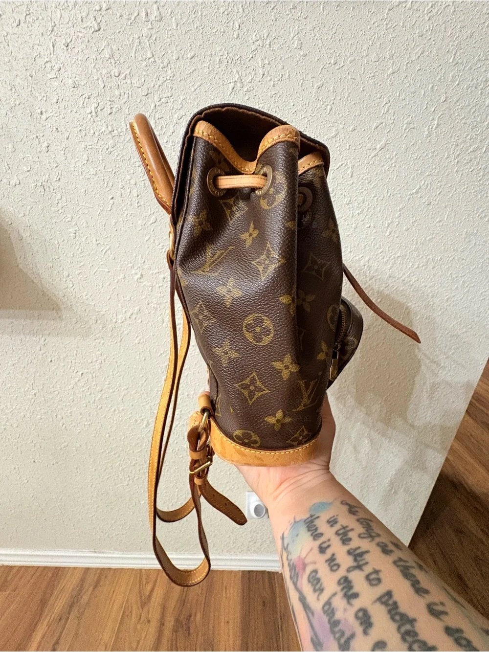 Louis Vuitton classic louis